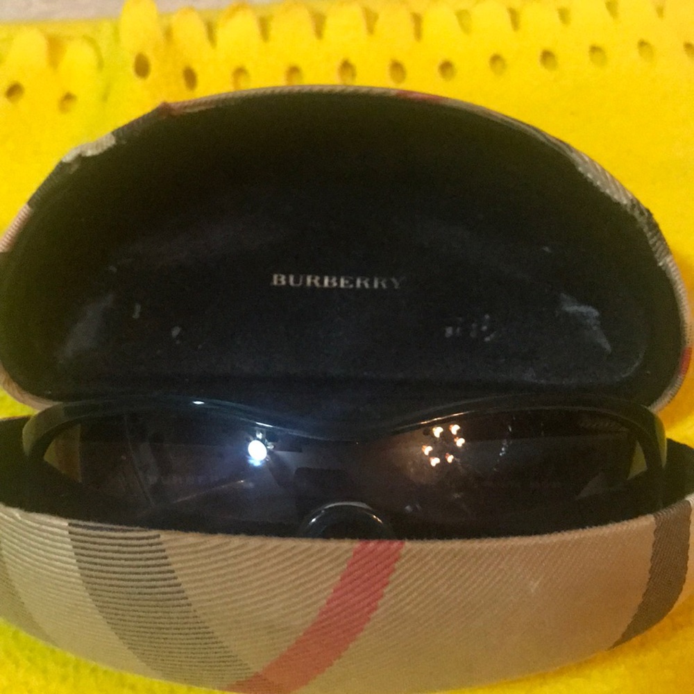 Authentic Blue Burberry Sunglasses - Picture 5 of 5
